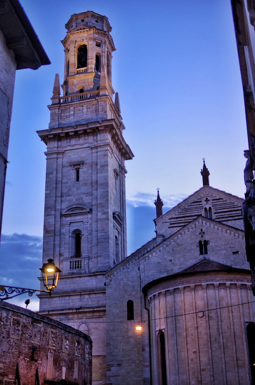 טורֶה די למְבֶּרְטי