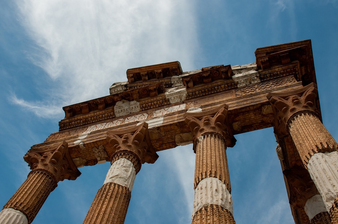 שער רומאי עתיק בברשיה
