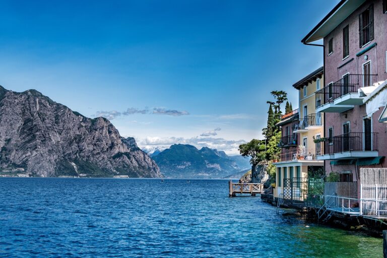 Read more about the article 10 מקומות לינה פופולאריים באגם גארדה