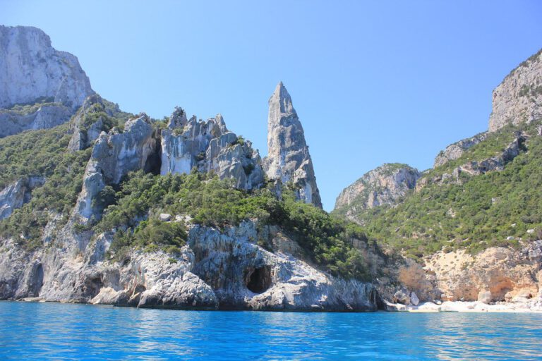 Read more about the article סרדיניה Sardinia – מדריך לטיול באי החלומי