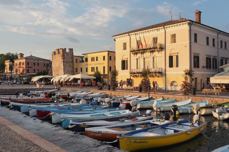 Read more about the article ברדולינו Bardolino – עיירת היין המשובח בחוף המזרחי של אגם גארדה