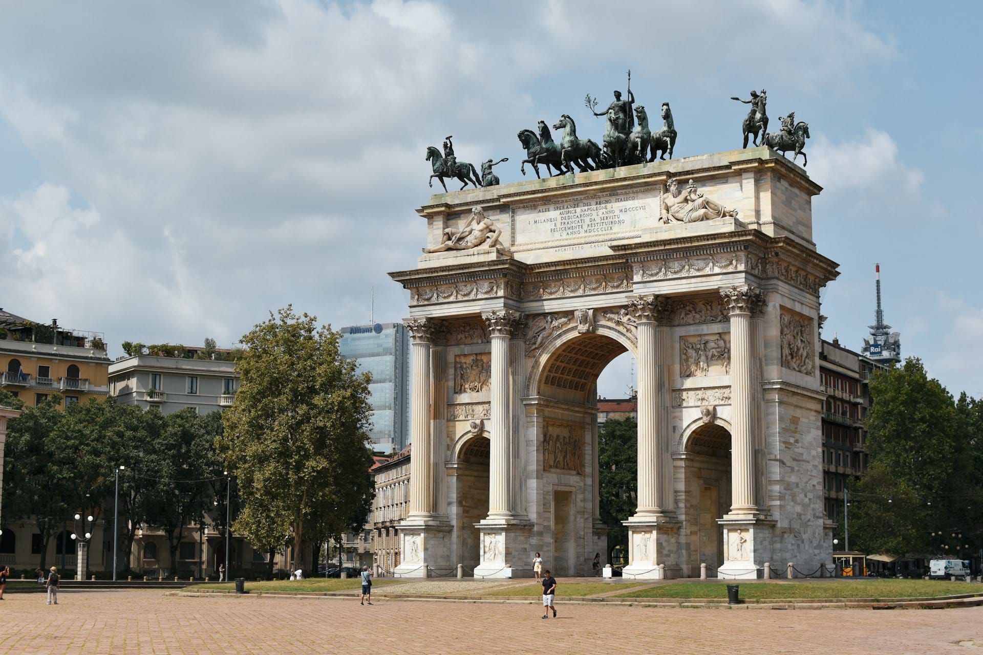שער הניצחון - ארקו דלה פאצ'ה במילאנו