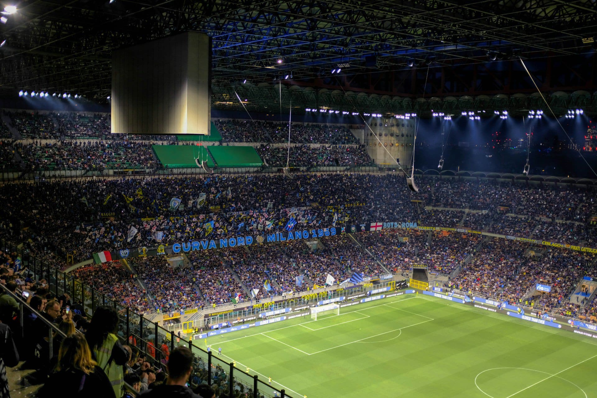 משחק באצטדיון סן סירו במילאנו