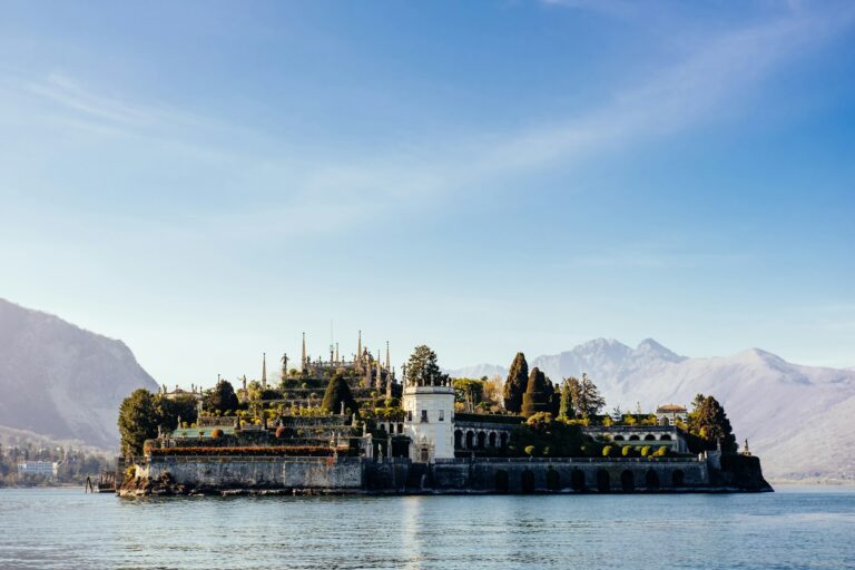 Read more about the article סטרזה Stresa והאיים הבורומאים Isole Borromee