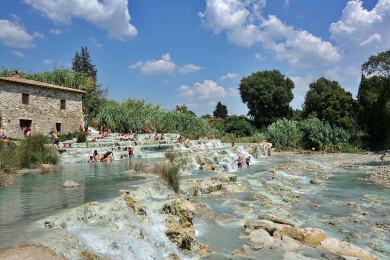 Read more about the article מפלי מולינו Cascate del Mulino וטרמה די סטורניה Terme di Saturnia