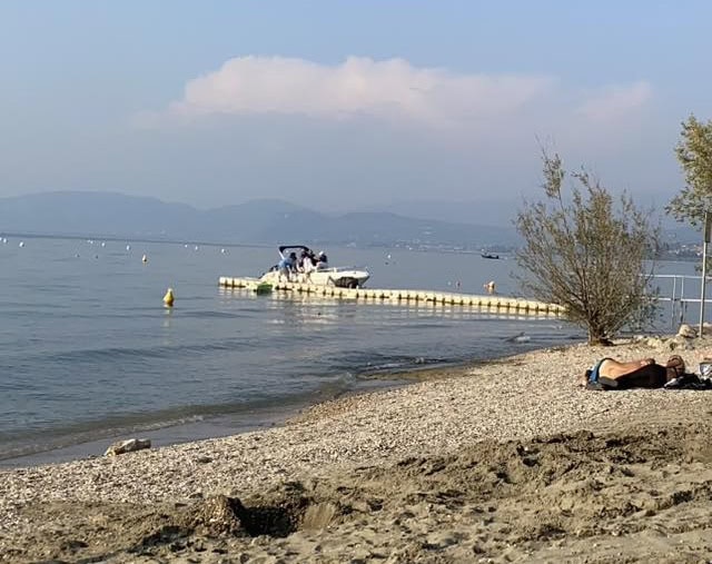 חוף באגם גארדה (איילת ליכטר סמוליאר)