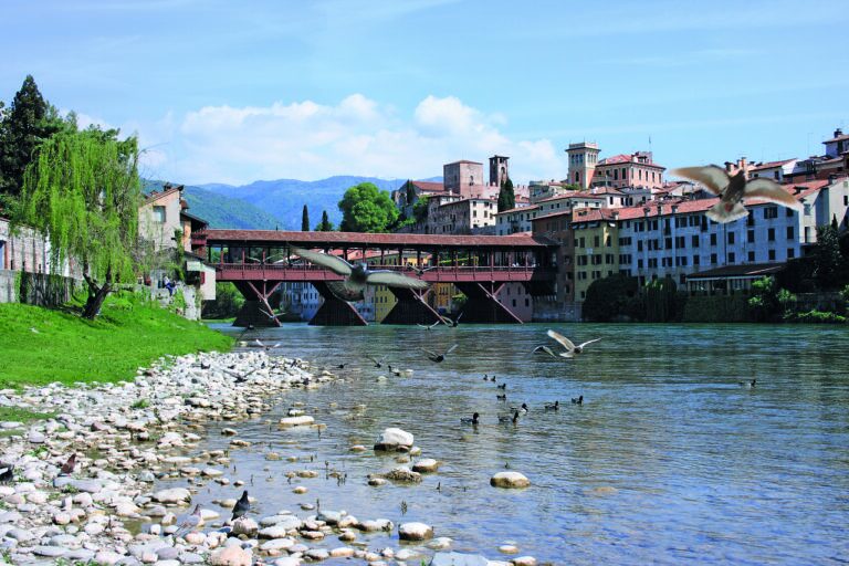 Read more about the article בסאנו דל גראפה Bassano del Grappa – עיר הגשר האלפיני לצל הרכסים