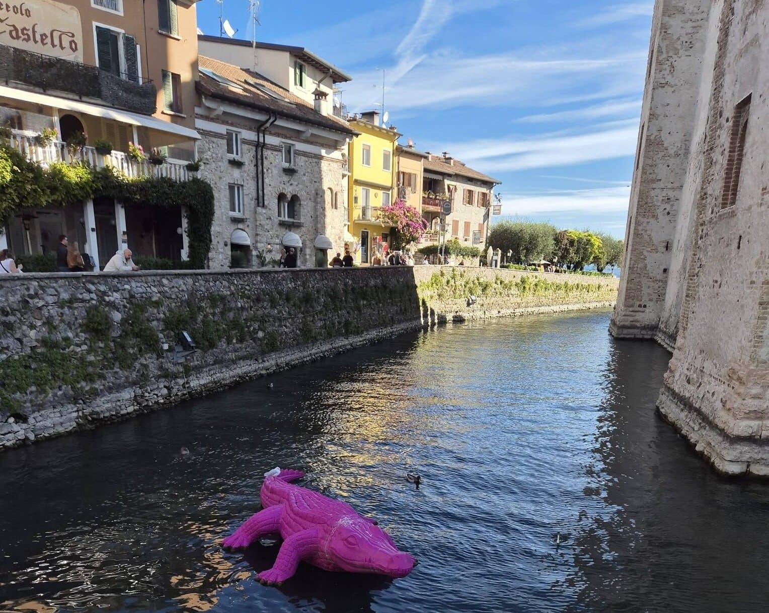 טירת התעלה של טירת סקליירי בסירמיונה (עדי מירון)